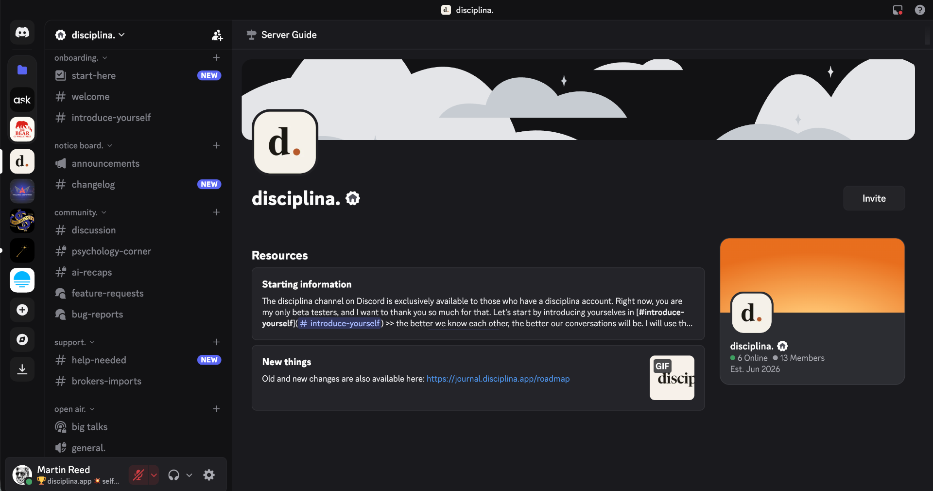 The disciplina. Discord server guide — onboarding channels, a welcome message and the server card showing members online